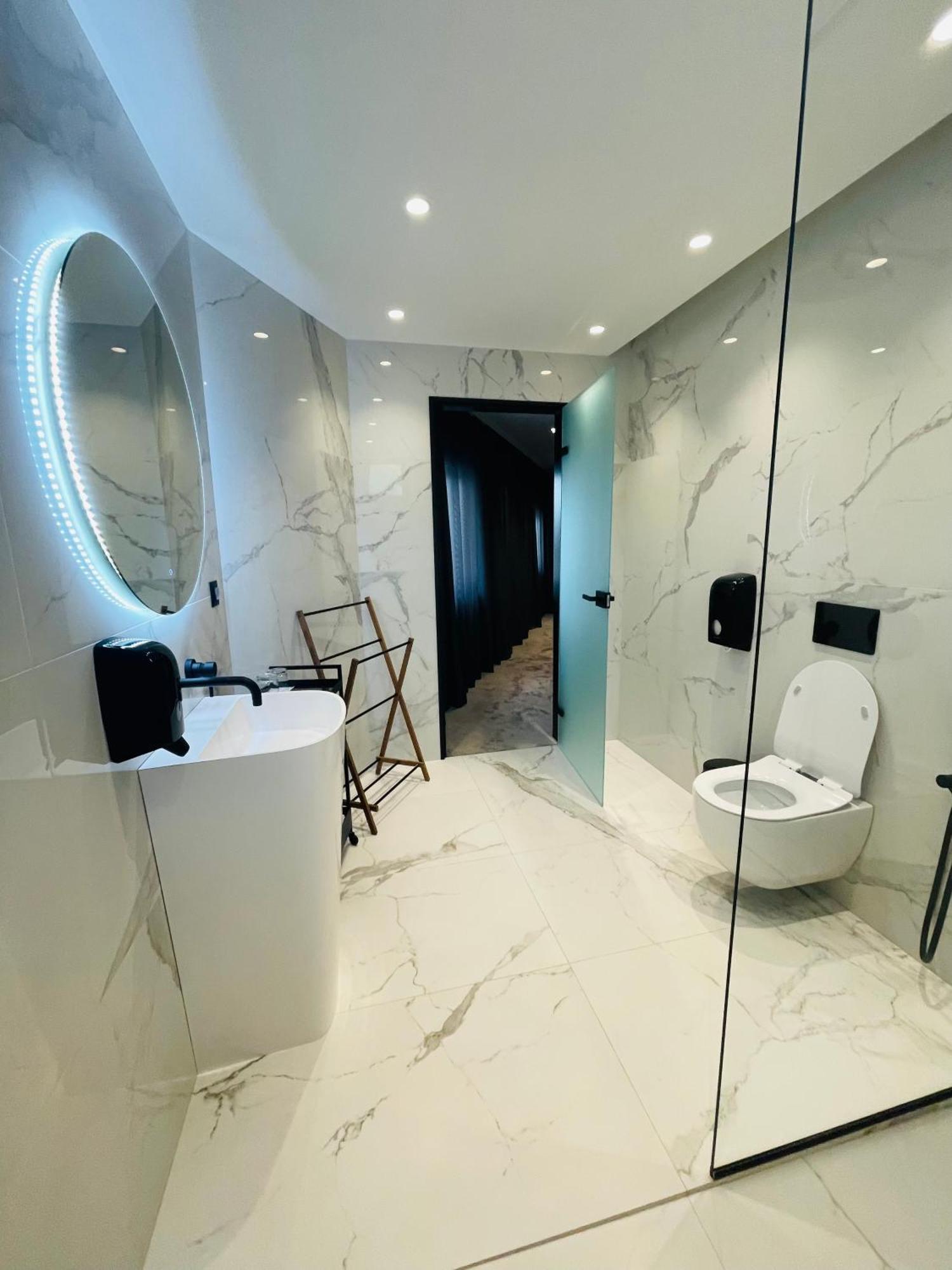 Lotus Luxury Rooms Варна Экстерьер фото