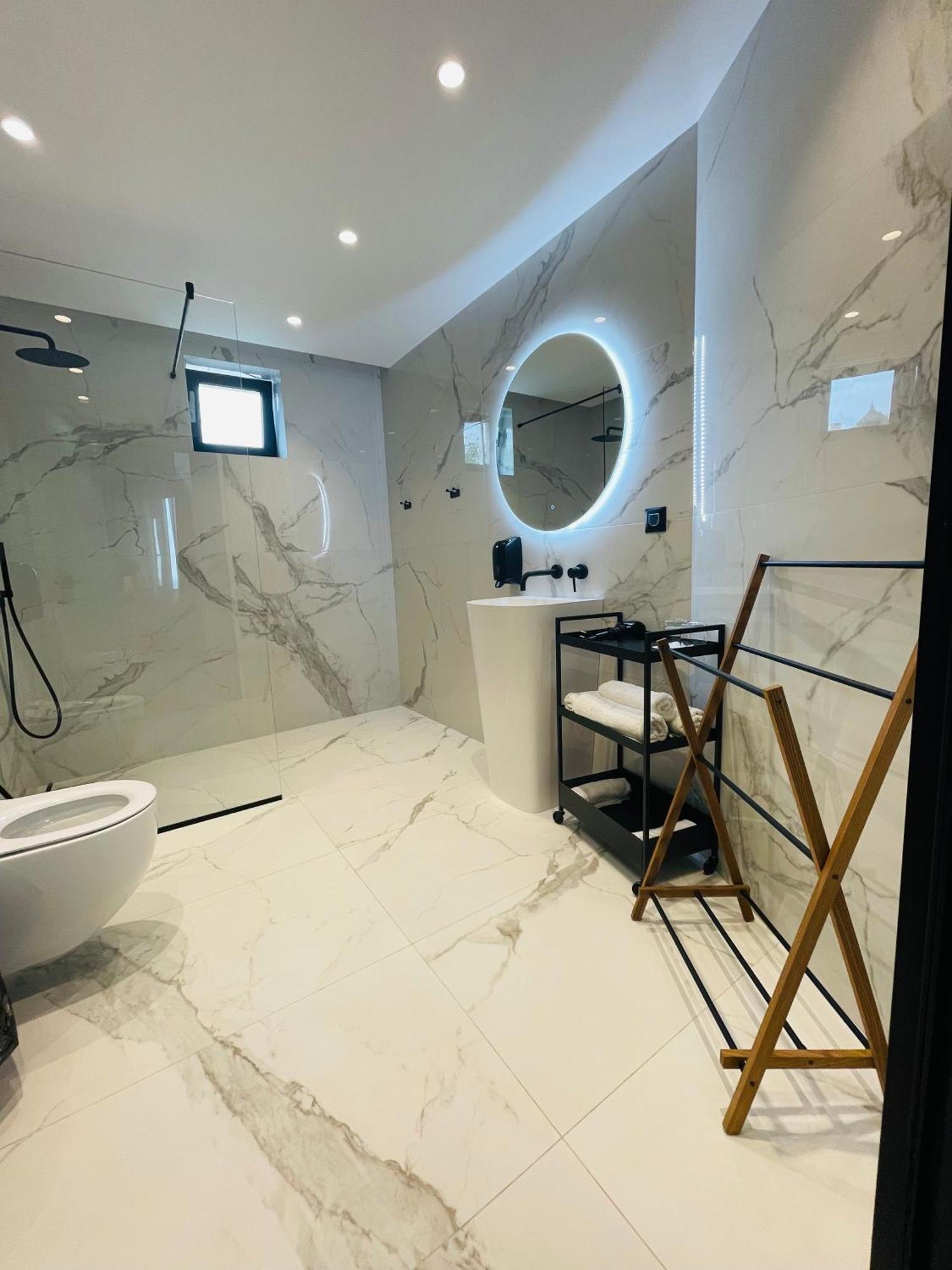Lotus Luxury Rooms Варна Экстерьер фото